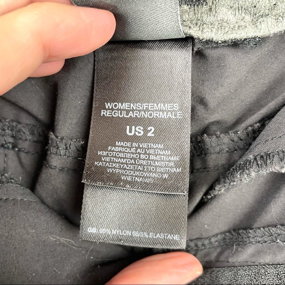 THE North Face Black Stretch Nylon Pants Size 2 - Picture 10 of 12